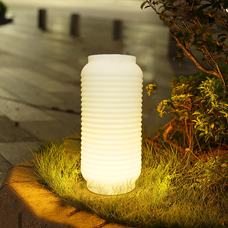 What should I pay attention to when choosing solar garden lights | Huajun